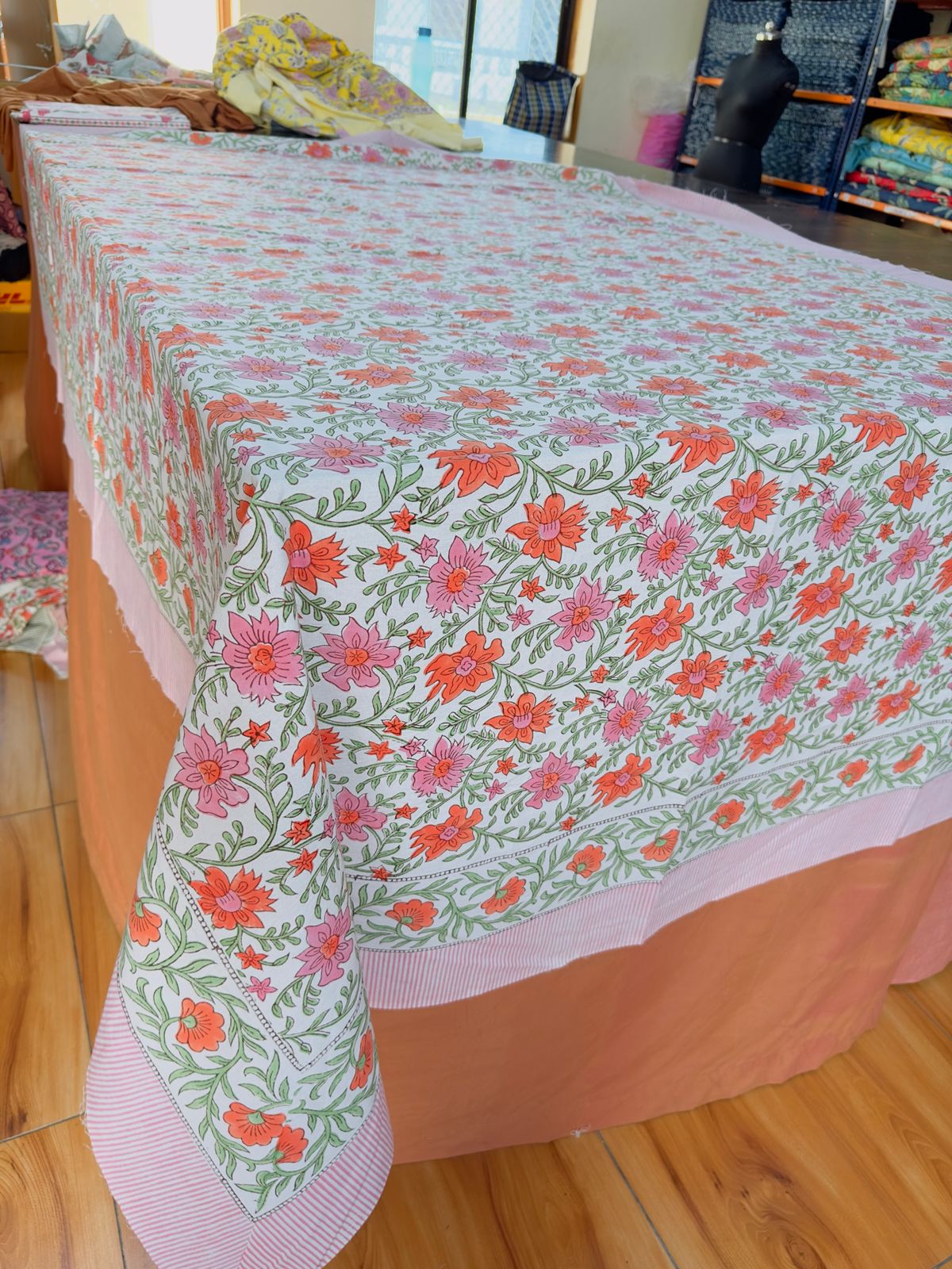 ตามที่แสดงในภาพ