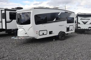 Camping-car léger d'occasion en bon état, modèle Grand Design Ser Nova 160LG - Product Image 1