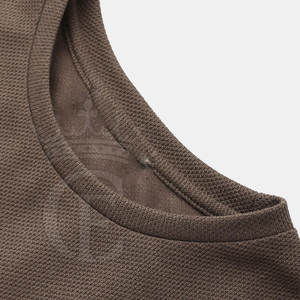 Ropa de calle Logotipo impreso personalizado Nueva impresión Hombres 100% Camisetas de algodón Ajuste de contraste Última moda Nuevo diseño Camiseta - Product Image 3