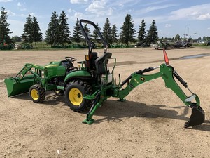 รถแทรกเตอร์ขนาดเล็ก John Deere รุ่น 3038E กำลัง 70 แรงม้า ขับเคลื่อน 4 ล้อ ระบบเกียร์ พร้อมการรับประกันเครื่องยนต์ 5 ปี สำหรับงานเกษตรอเนกประสงค์ - Product Image 2