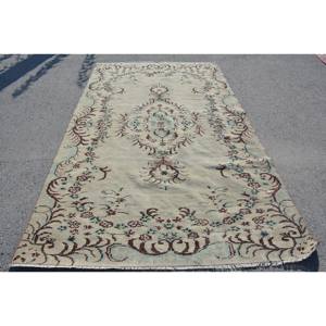 Alfombra turca Vintage de 5,4x9,3 pies, patrón de retales de tejido plano de lana Beige para decoración de pasillo de sala de estar con respaldo de látex - Product Image 1