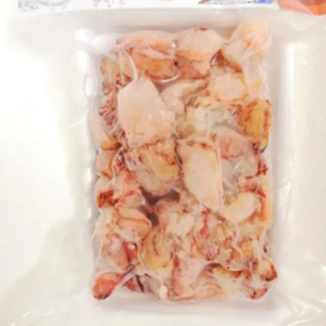 Fresh taste COOKED FROZEN CRAB MEAT as raw crab