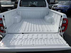 TOYOTA HILUX assez utilisé - Product Image 4