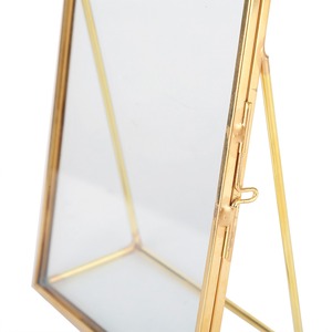 Cadre photo en métal en laiton de qualité supérieure avec surface plane et finition élégante, parfait pour une utilisation dans la chambre ou le salon - Product Image 6