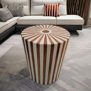 Table d'appoint ornée avec incrustations en os et motifs complexes faits à la main pour la décoration de luxe du salon, de la chambre et du couloir - Product Image 2