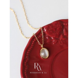 Collana con Opale Bianco a Goccia, Placcata Oro, Catena a Maglia Curb, Ciondolo Ovale Nero Inossidabile, Impermeabile, con Pietra Nera - Product Image 3