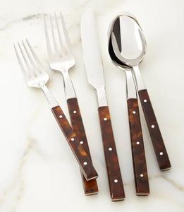 Magnifique ensemble de 5 couverts en bois et en acier au design moderne conçu pour convenir à la fois aux dîners familiaux intimes et aux grands rassemblements - Product Image 1