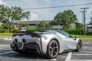 2021 f E r r A r I sf90 Stradale 986 HP Plug-in Hybrid V8 assetto gói Fiorano chưa sửa đổi - Product Image 2