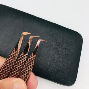 Pince à épiler professionnelle personnalisable pour extension de cils en acier inoxydable durable - Product Image 3