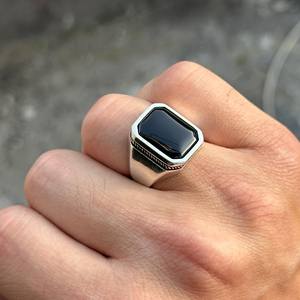 Anillo de Sello Masculino de Plata de Ley 925 Sólida Hecho a Mano con Ónix Negro Octogonal de 12x16mm y Engaste de Bisel para Boda - Product Image 2