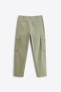 Pantalon cargo de haute qualité avec logo personnalisé et poches plaquées avec rabats aux jambes pour hommes - Product Image 4