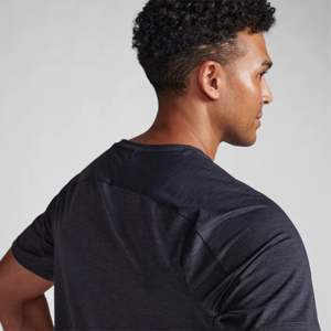 T-shirts de gym à séchage rapide personnalisés pour hommes en gros-Coupe musclée à col rond de haute qualité, manches courtes - Product Image 5