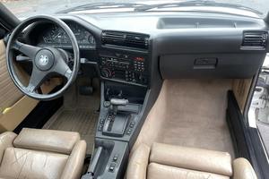 BMW 325i Convertible de 1989 en Buen Estado, Sin Reserva, Turboalimentado, Motor M52 de 6 Cilindros, Transmisión Manual de 5 Velocidades, Amplio Reporte - Product Image 4