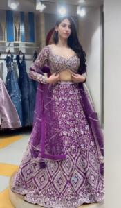 Lehenga choli ผ้าเชงเก้นแบบหรูหราส่งออกกับเสื้อกึ่งเย็บและงานหิน dupatta มีจำหน่ายในราคาที่ดีที่สุด - Product Image 3