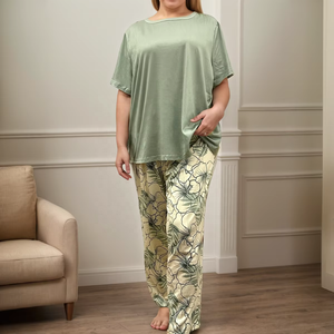 Ensemble de pyjamas imprimés verts deux pièces XL pour femmes doux respirant à manches courtes pantalon en soie de lait romantique été ODM maison Collection - Product Image 3