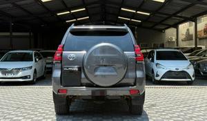 Toyota Land Cruiser Prado Boîte de vitesses manuelle automatique Moteur diesel 8L Conduite à gauche Voiture d'occasion à vendre - Product Image 2