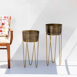 Jardinière élégante avec support, ensemble de 2 pour la décoration de la maison, de l'hôtel, de couleur dorée, en métal et en bois, support pour fleurs et Pots - Product Image 6