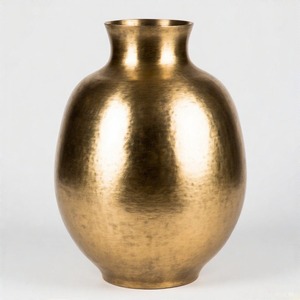 GildAura Floral Metal Vessel Opulent Grace Tall Bronce Acabado Diseñador Metal Jarrón Exquisito Hecho a Mano Acento PARA LA Decoración del Hogar - Product Image 6