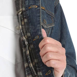 Veste en jean d'hiver durable aux lignes nettes avec logo en toile sur le devant, design léger et confort de longue durée - Product Image 5