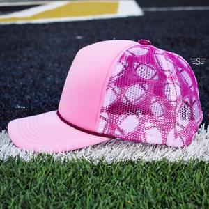 Casquette de camionneur structurée 5 panneaux à broderie creuse personnalisée Vente en gros Casquette de camionneur en maille de mousse polyester à profil moyen de haute qualité - Product Image 6