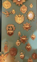 Ensemble de miroirs décoratifs muraux Cœur Doré, cadre orné style soleil éclatant, pièces d'art de décoration intérieure de style vintage, fond brique turquoise