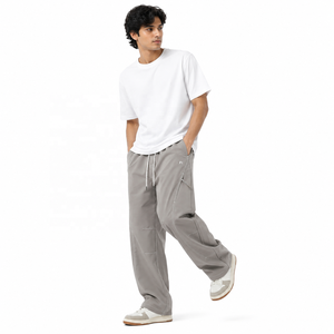 Pantalones deportivos de nailon arrugado con forro de malla interior, bolsillos laterales, antiarrugas, talla grande, corte holgado, estilo baggy para hombre. - Product Image 4