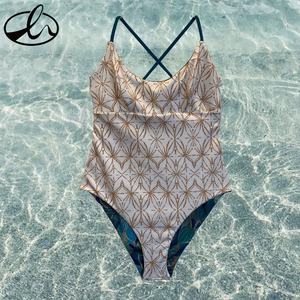 MINGHE 2025 Conjunto de 2 Piezas de Pareo de Playa Estilo Boho para Mujer, Venta al por Mayor, Crochet, Estilo Brasileño, con Pedrería y Cuello Halter - Product Image 5