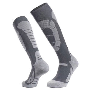 Chaussettes de football antidérapantes de performance personnalisées en gros, antibactériennes, à séchage rapide, respirantes pour hommes - Product Image 1