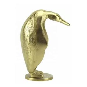 Figurine animalière décorative avec miroir, finition dorée, pièce élégante pour intérieur de luxe, bureau, décoration sur le thème des animaux. - Product Image 2