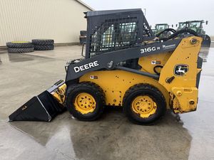 รถตักล้อยาง John Deere รุ่น 316GR พร้อมเครื่องยนต์ Kubota ประสิทธิภาพสูง รถตักขนาดกะทัดรัด ปั๊ม KYB สำหรับงานก่อสร้าง การเกษตร และการขนย้ายวัสดุ - Product Image 6