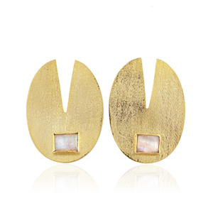 Boucle d'oreille en pierre de lune arc-en-ciel naturel design texturé boucle d'oreille arrière ovale pour les femmes boucles d'oreilles de déclaration de cocktail - Product Image 1