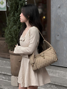 Robe en laine nude avec col en cœur et nœud élastique, col plongeant en velours côtelé, manches évasées, style coréen, OEM, haute qualité - Product Image 6