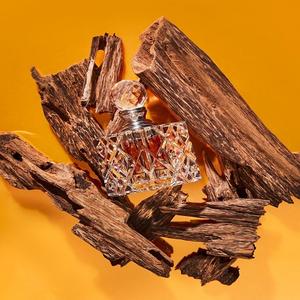 Huy Phat Vintage Aged Oud Huile Essentielle Bois de Santal et Thé Parfumé Bois d'agar pour l'Aromathérapie et l'Élicitation de la Force - Product Image 1