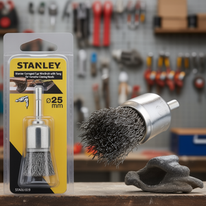 Cepillo de alambre corrugado Stanley con mango para diversas necesidades de limpieza - Product Image 3