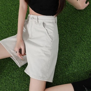 Mode de rue Cool Girl Simple Blanc Denim Shorts D'été Taille Haute Lâche Polyvalent Droite Cinq Quarts Jeans - Product Image 4