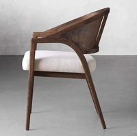 Fauteuil de salle à manger en bois massif de style Mid-Century avec dossier en rotin tressé et coussin en cuir véritable, mobilier de salle à manger pour villa et maison d'hôtes