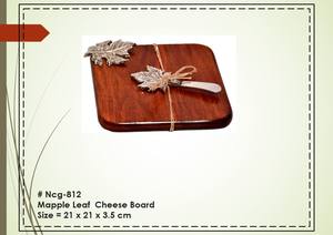 Vente directe du fabricant de plateau à fromage carré en forme de feuille d'érable porte-couteau en bambou massif boîte élégante emballée - Product Image 2