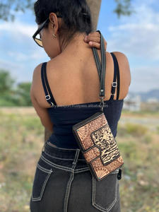 Nouveau Style occidental outillé imprimé Animal fourrure cuir bracelet pochette femmes conçu sac à main vente chaude en cuir outillé portefeuilles uniques - Product Image 4