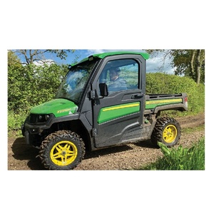 Vehículo utilitario John Deere RTV de calidad con caja de carga elevable, cabina de lujo con calefacción y parabrisas delantero incluido - Product Image 2