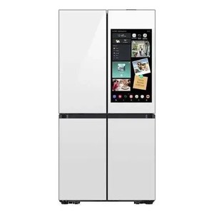 Refrigerador de 4 Puertas Francesas Bespoke de la Serie SET FOR BEST (29 Cu. Pies) Ft.) con Family Hub en vidrio blanco - Product Image 3