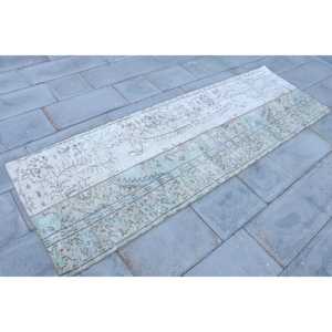 Turkish <b>Runner</b> <b>Rug</b> 2.7x8.2 ft (82x251 cm), Vintage White Bordered Wool <b>Rug</b> - Product Image 3