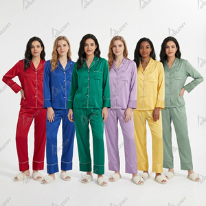 Conjunto de Camisón Sexy de Satén para Mujer, Estilo Athletify, 100% Poliéster, Cintura Elástica, Mangas Cortas, Ropa de Dormir Transpirable y Suave - Product Image 2