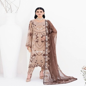Salwar Kameez de luxe de haute qualité, style pakistanais, pour occasions spéciales, en chiffon, avec broderies lourdes, costumes Sharara pour mariage - Product Image 5