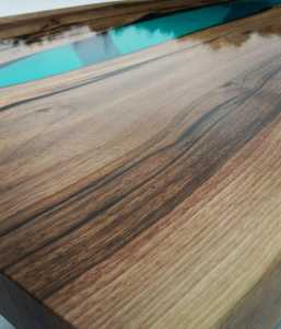 โต๊ะอาหารทรงสี่เหลี่ยมผืนผ้าทำจากไม้กระถินเทศและเรซิ่นอีพ็อกซี่ งานฝีมือสุดหรู สำหรับใช้ในบ้าน สำนักงาน โรงแรม ห้องนั่งเล่น กันน้ำ เหมาะเป็นของขวัญในเทศกาลดีวาลี - Product Image 2