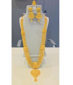 Ensemble de bijoux ras de cou en diamant 4 pièces plaqué or de luxe pour femmes riche en détails pour mariage et occasions festives AWAIS HOUSE - Product Image 3