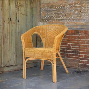 Fauteuil à bascule Keleg en rotin naturel, artisanal et moderne, idéal pour les hôtels et villas – Mobilier d'extérieur très demandé - Product Image 1