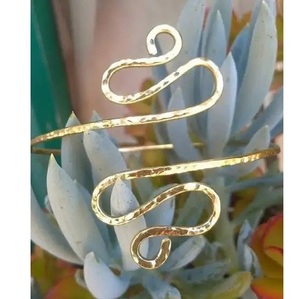 สร้อยข้อมือแขนโลหะหรูหราแบบจำลองในจีนประติมากรรมที่ทันสมัยสวยงาม - Product Image 6