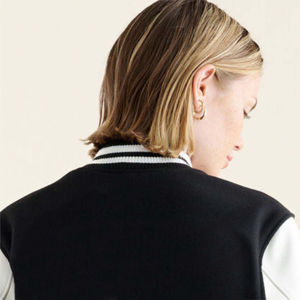 Prix d'usine OEM, prix bas, tendance actuelle, veste bomber décontractée à manches longues pour femmes, veste varsity à lettres pour femmes - Product Image 5