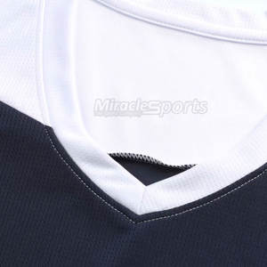 El más popular uniforme de baloncesto precio barato bajo Moq uniforme de baloncesto tamaño personalizado uniforme de baloncesto - Product Image 2