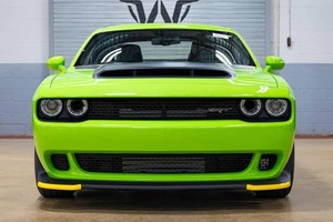 LISTO PARA ENVIAR, DODGE CHALLENGER SRT DEMON 170 2023, con Volante a la Derecha/Izquierda, Motor HEMI V8 Supercargado de 1025 HP - Product Image 2